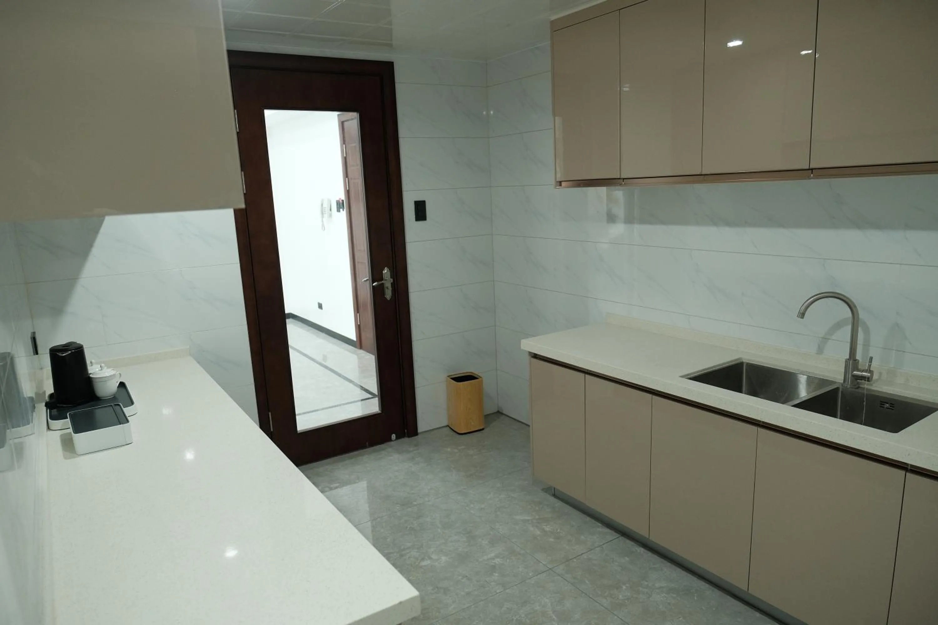 Golden Seagulls Hotel