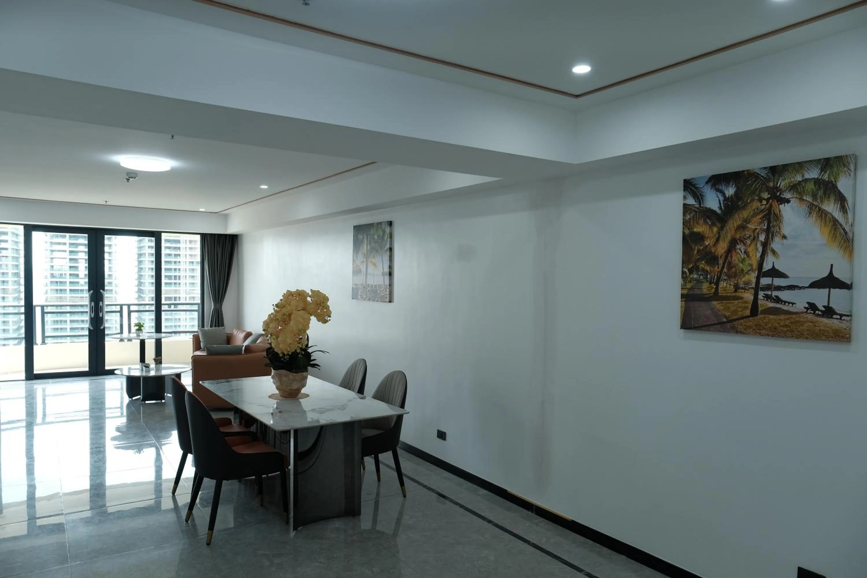 Golden Seagulls Hotel