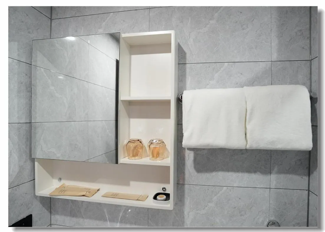 Bathroom in Golden Seagulls Hotel