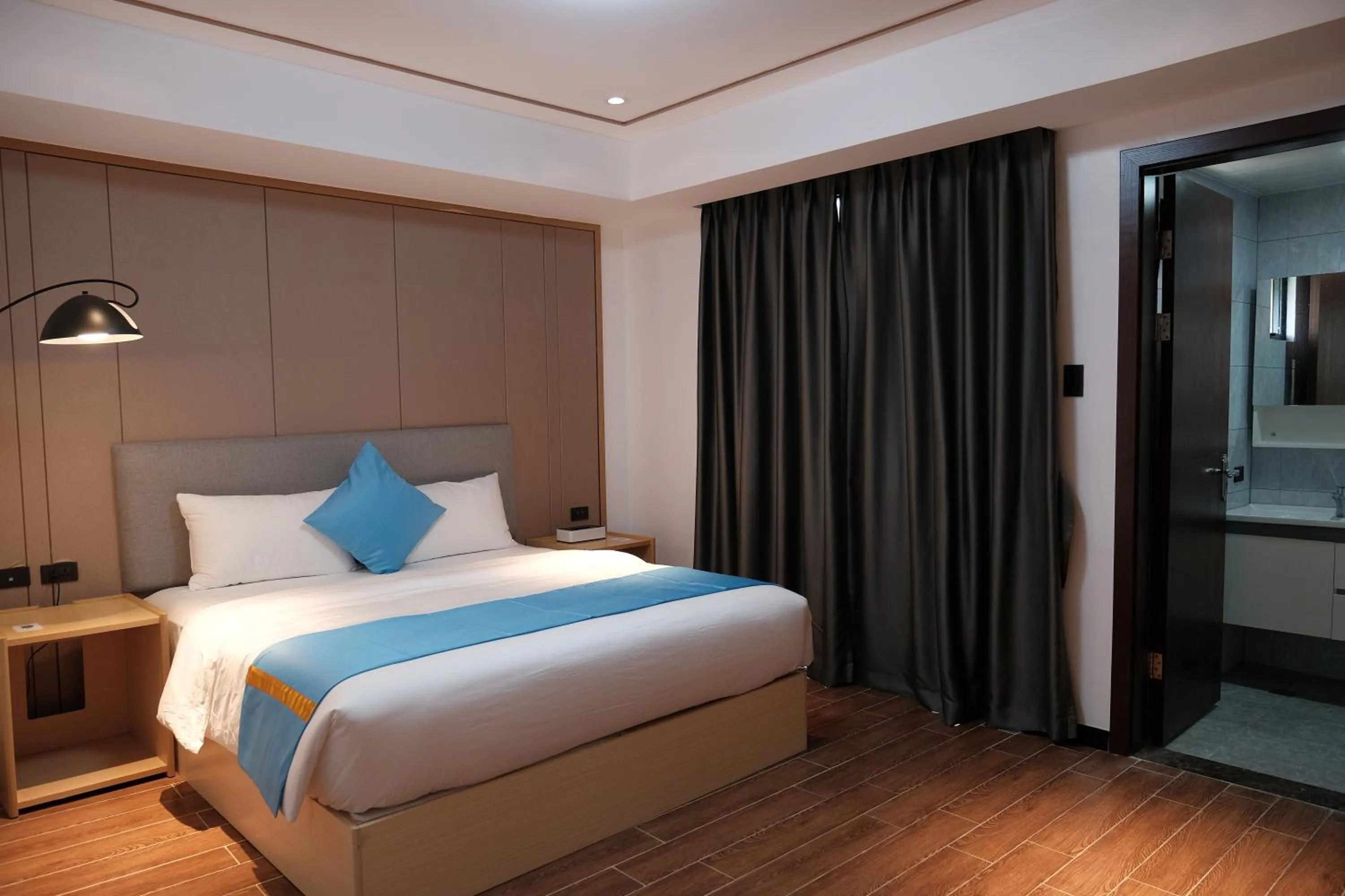 Bed in Golden Seagulls Hotel