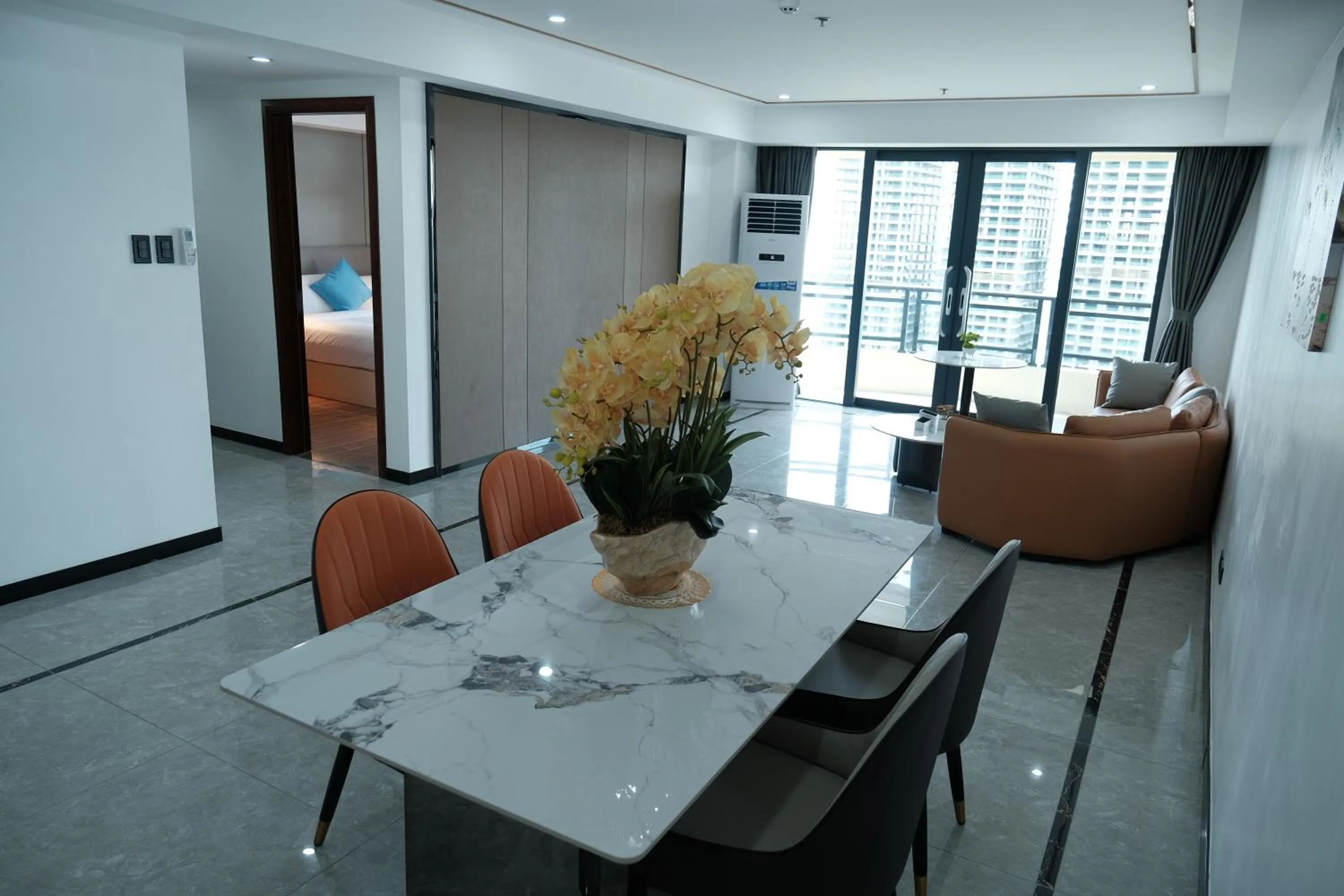 Golden Seagulls Hotel