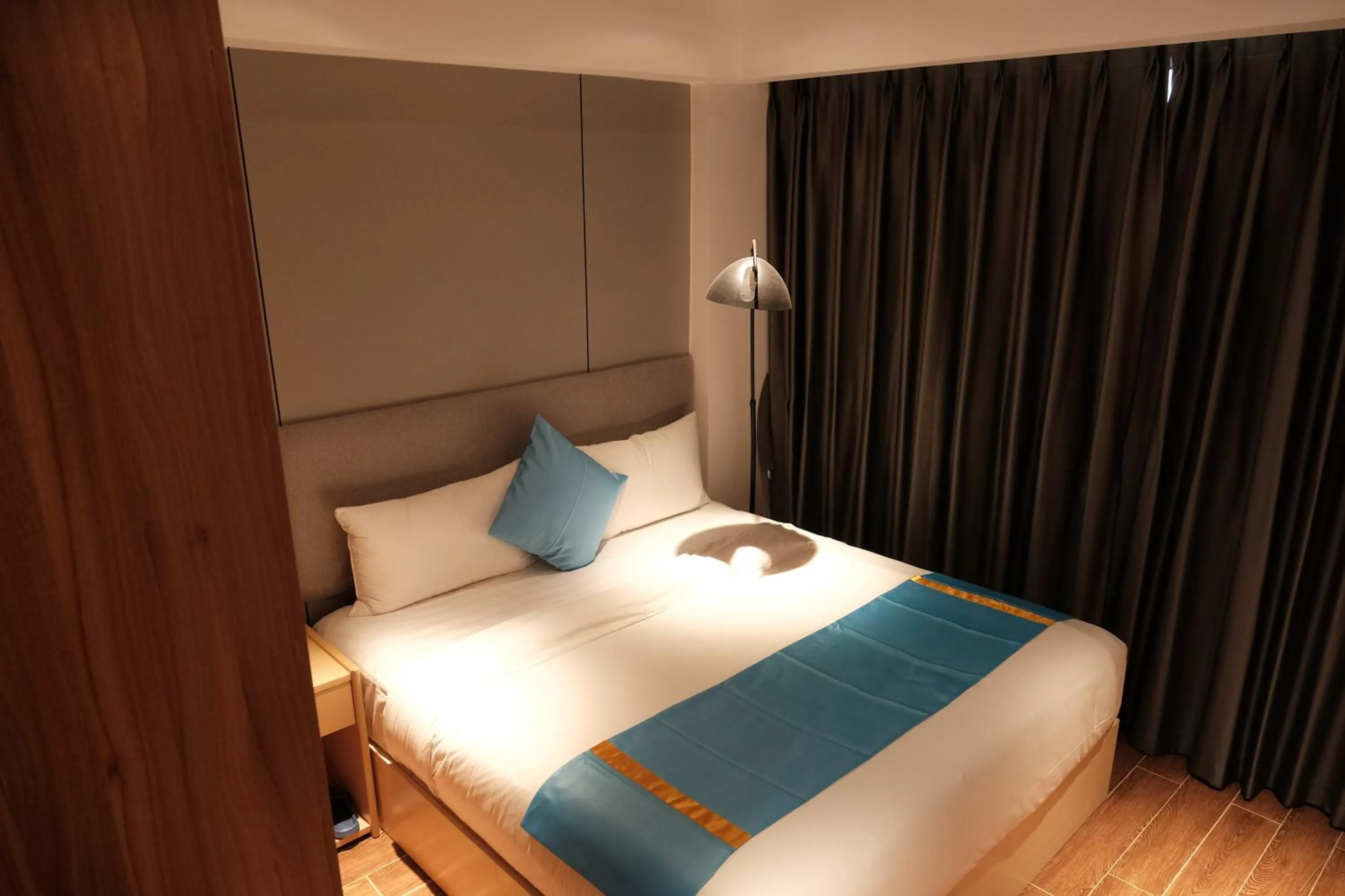 Bed in Golden Seagulls Hotel