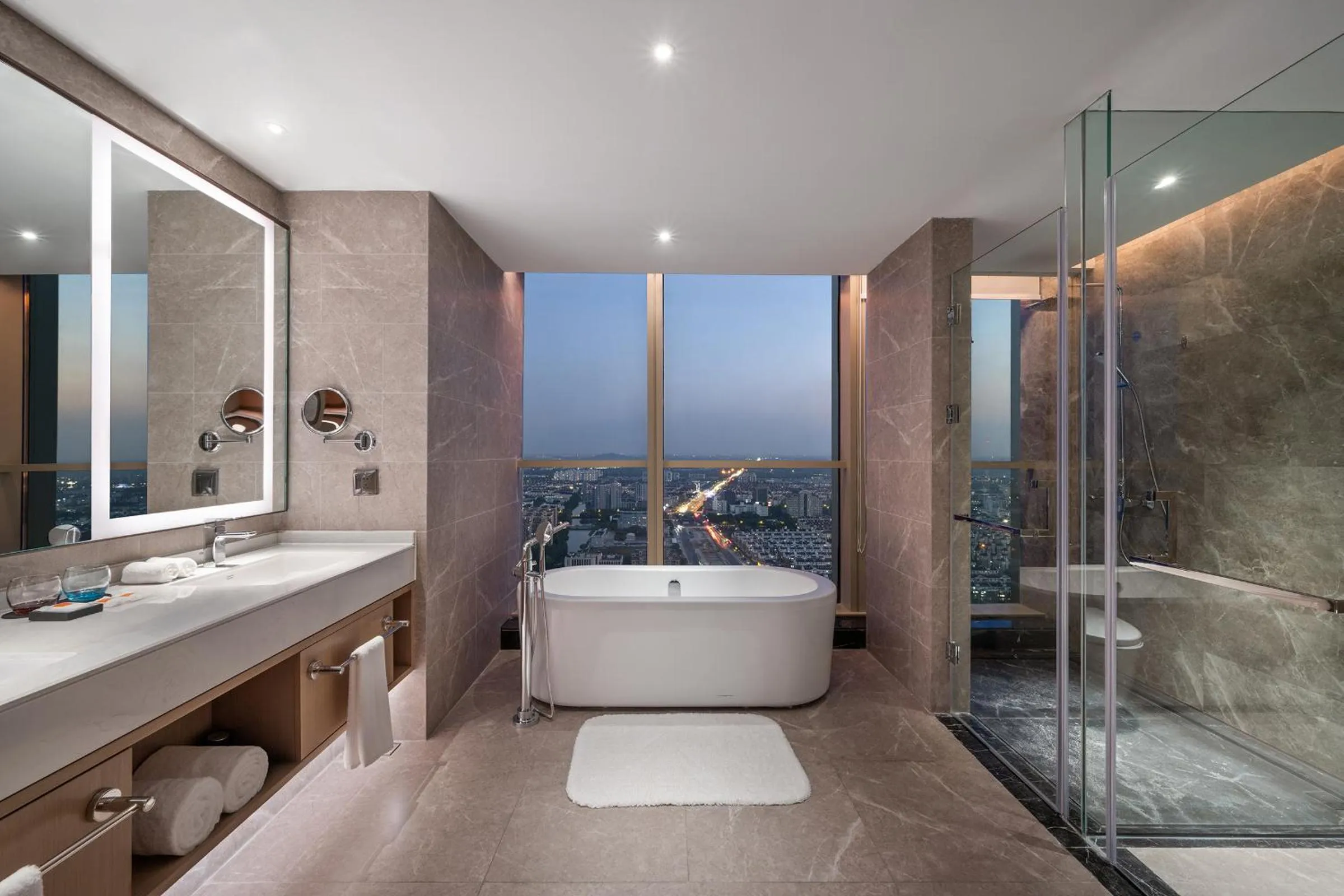 Toilet in The Qube Hotel Shanghai Qingpu