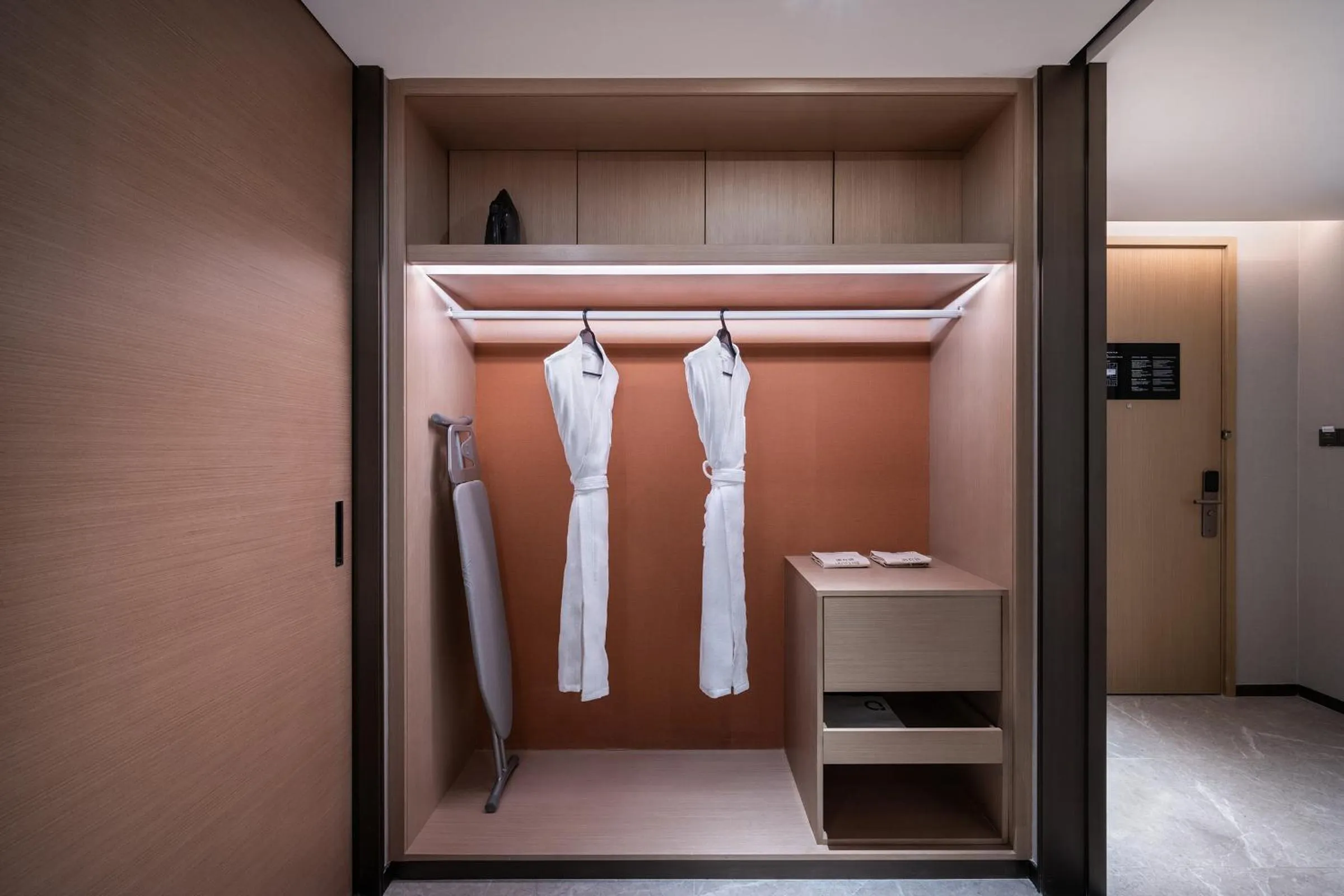 wardrobe in The Qube Hotel Shanghai Qingpu
