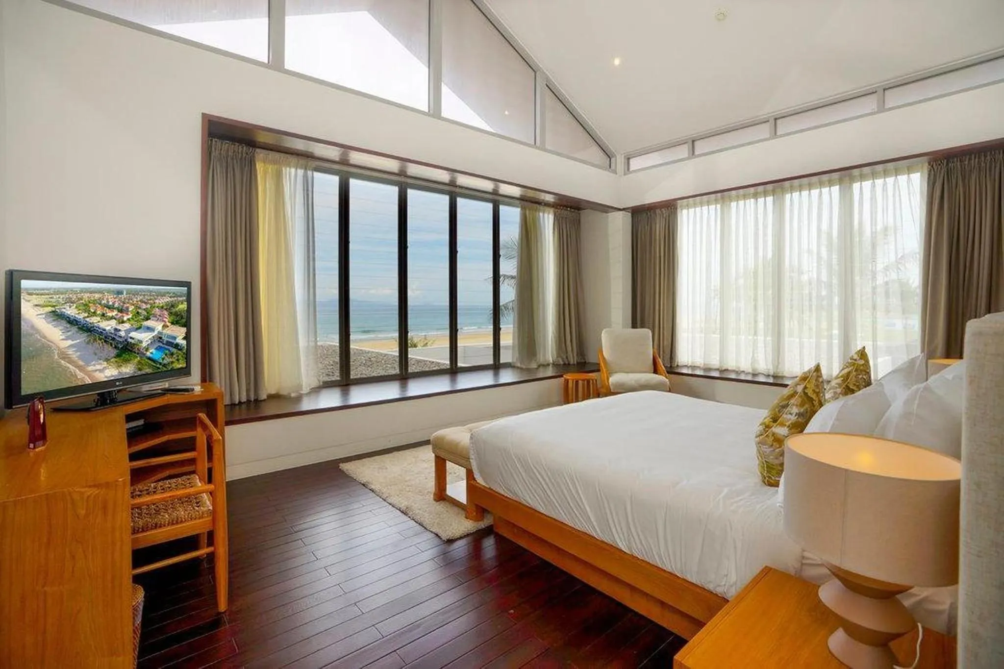 Bed in The Ocean Resort Danang