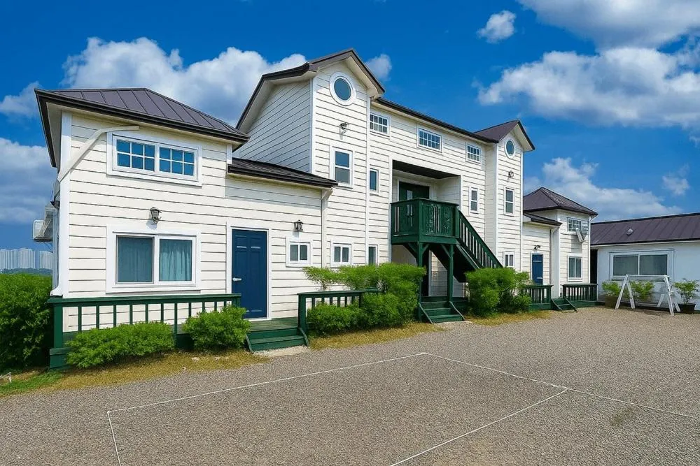 Yangyang Blue Ara Pension