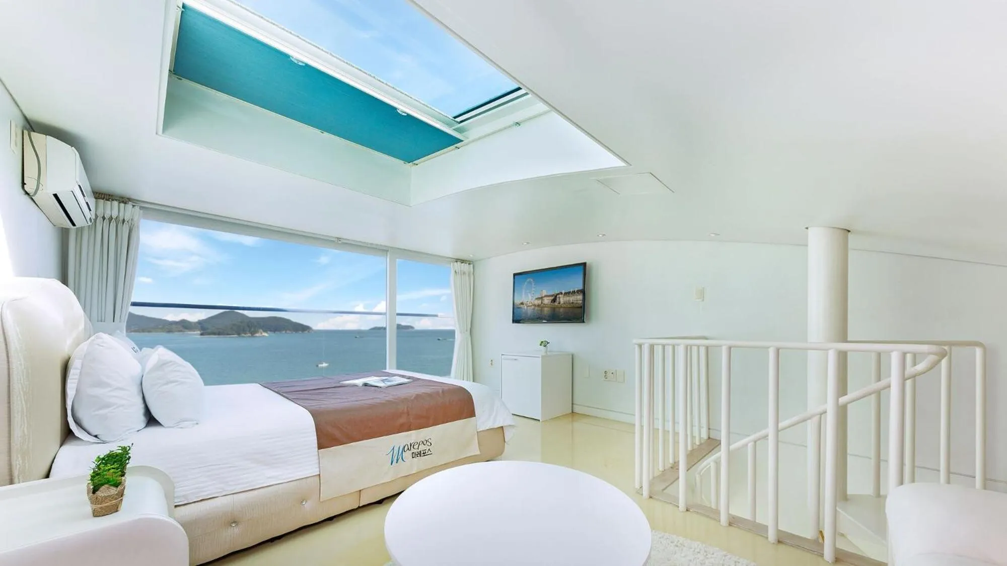 Bed in Geoje Marepos Pension