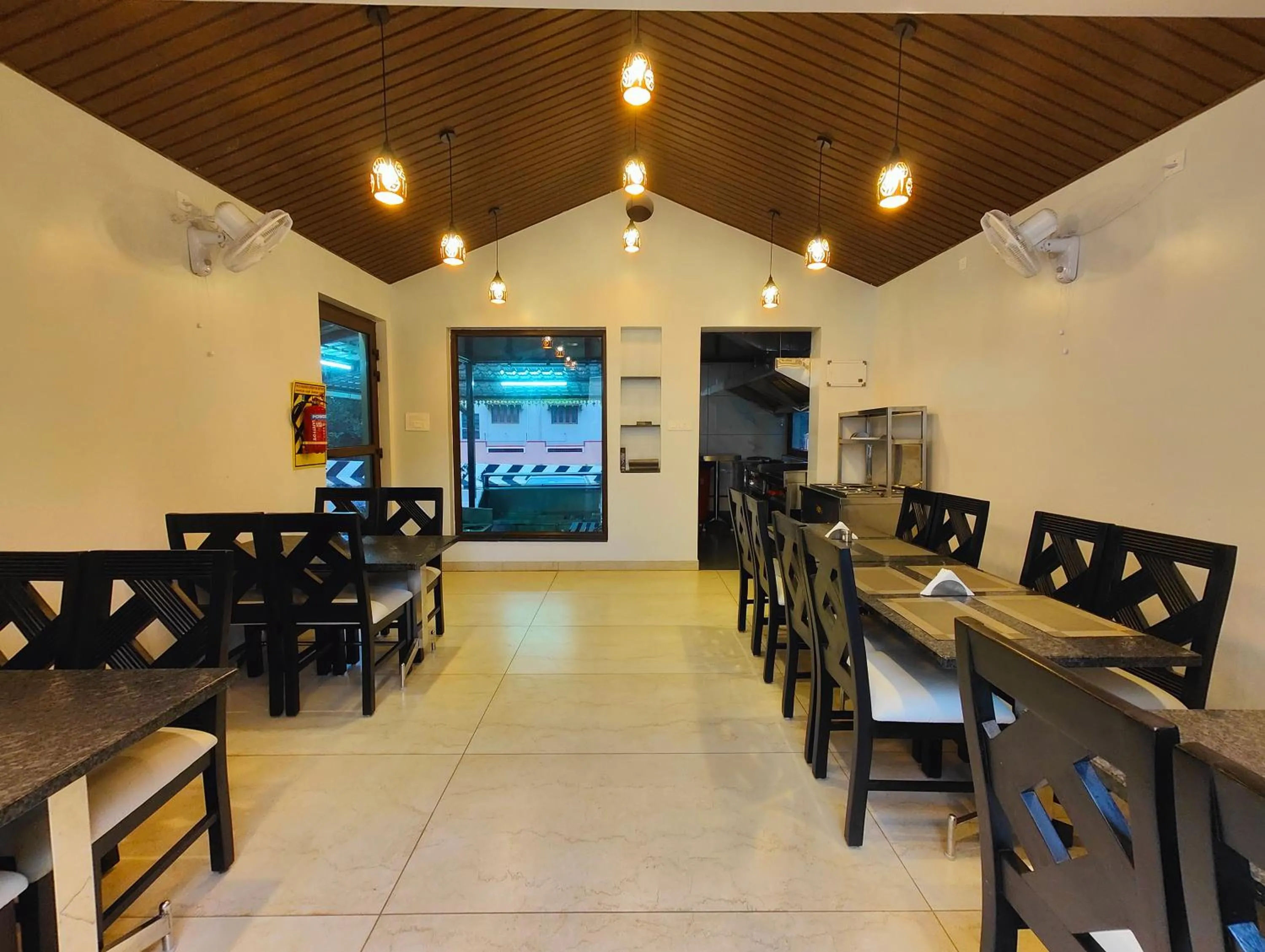 Restaurant/places to eat in MGM Whispering Meadows Yelagiri