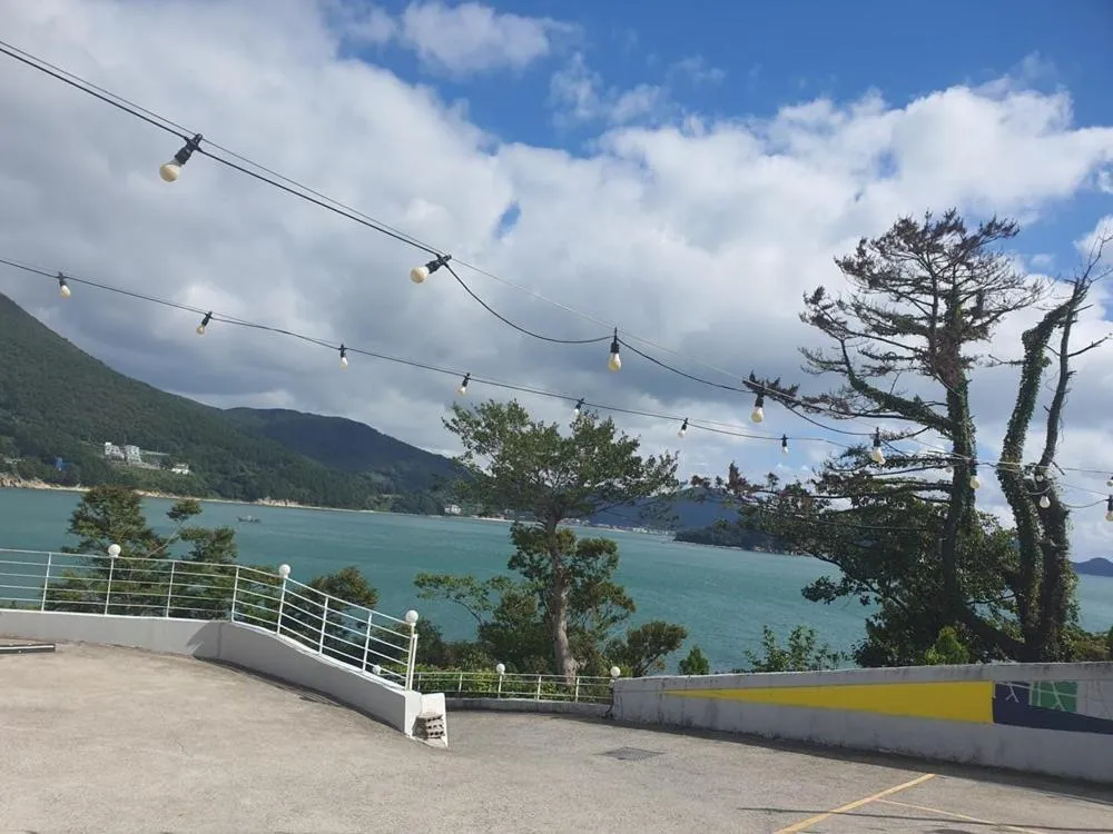 Geoje Theview Kids Poolvilla