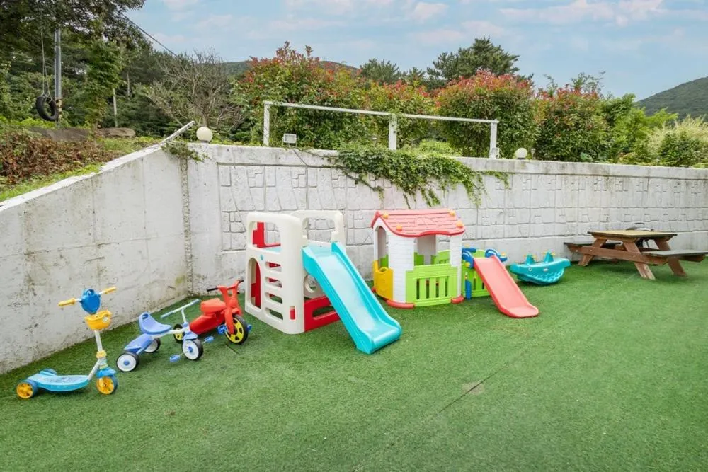 Geoje Theview Kids Poolvilla