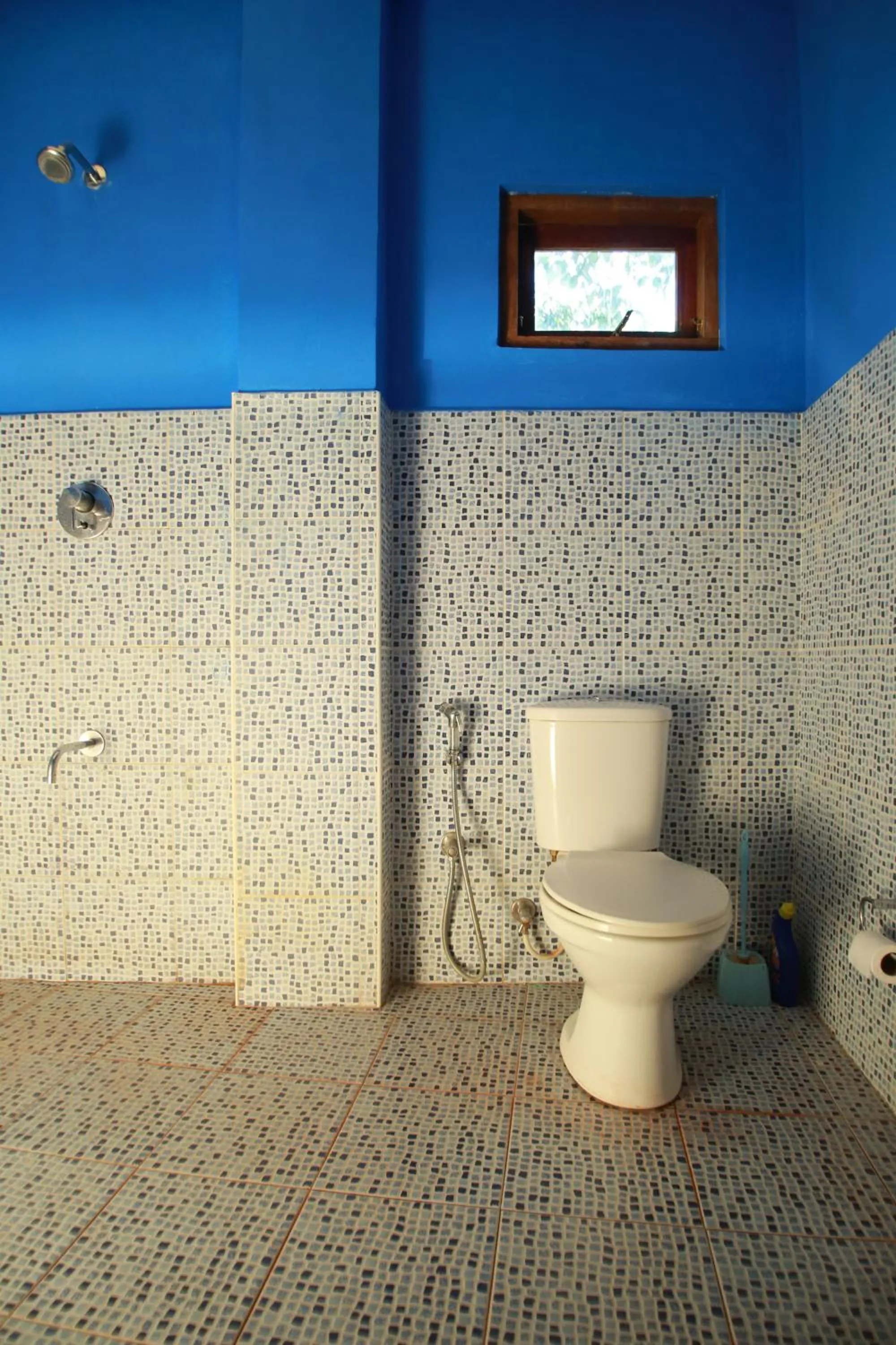 Bathroom in Chrissie's Hotel