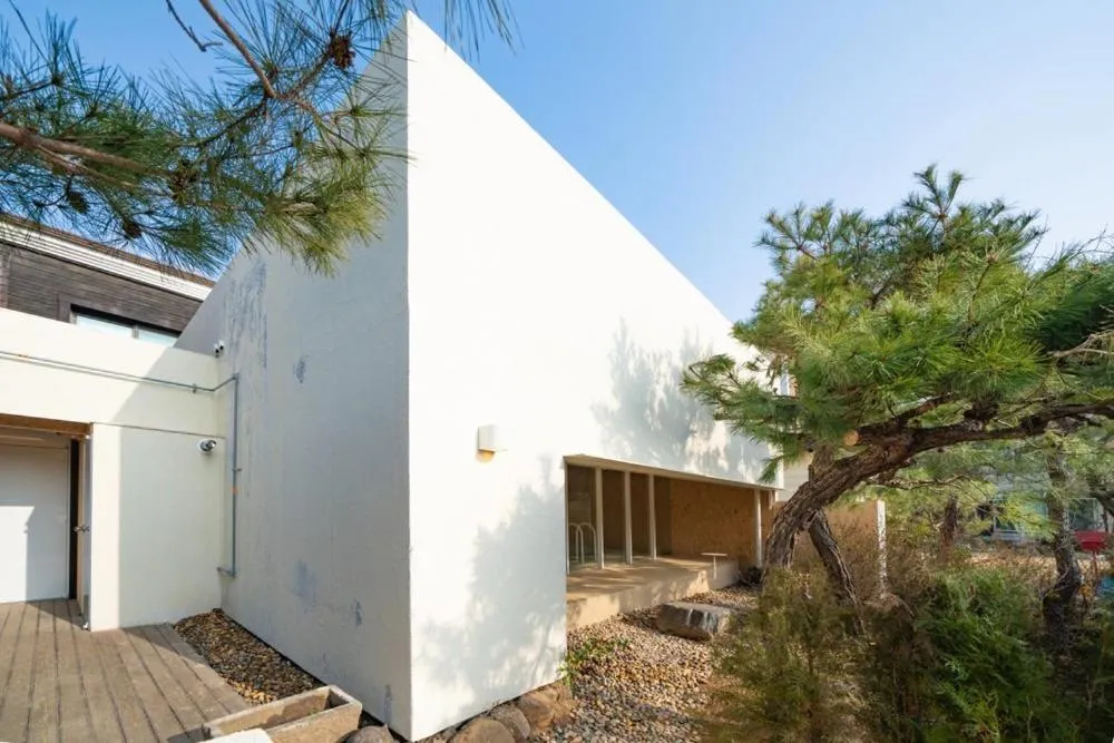 Daebudo Space Pool Villa