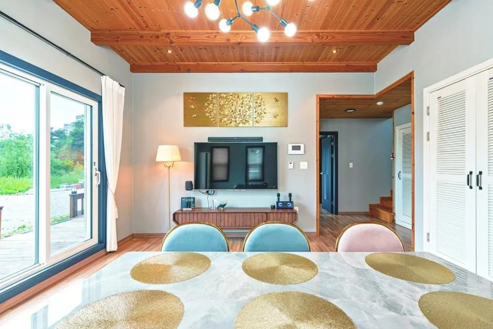 Gangneung Spring Private House