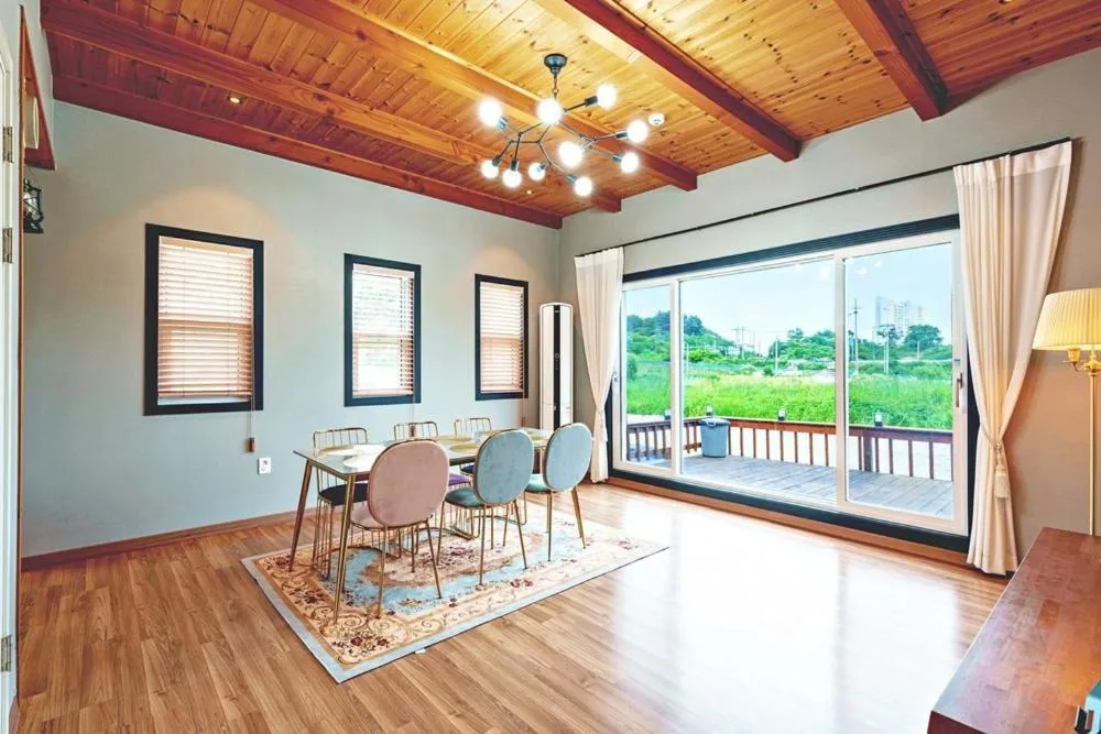 Gangneung Spring Private House