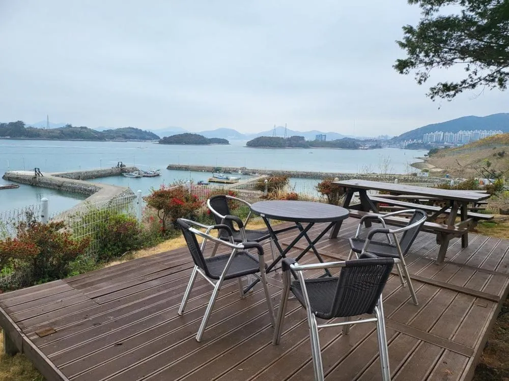 Yeosu Gyeongdo Pension