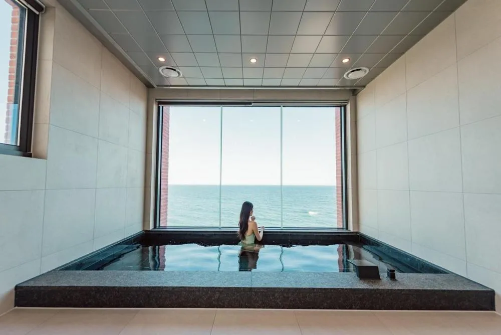 Pohang Case Poolvilla