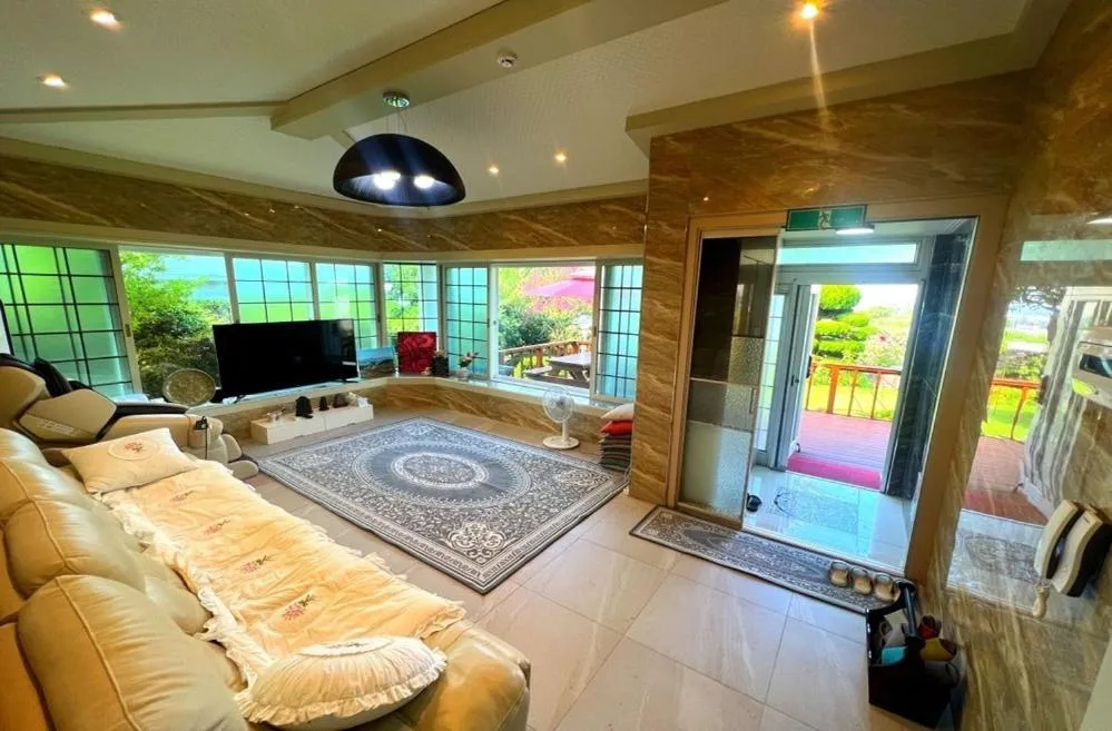 Jeju Haebyeol Private Pension Pet friendly