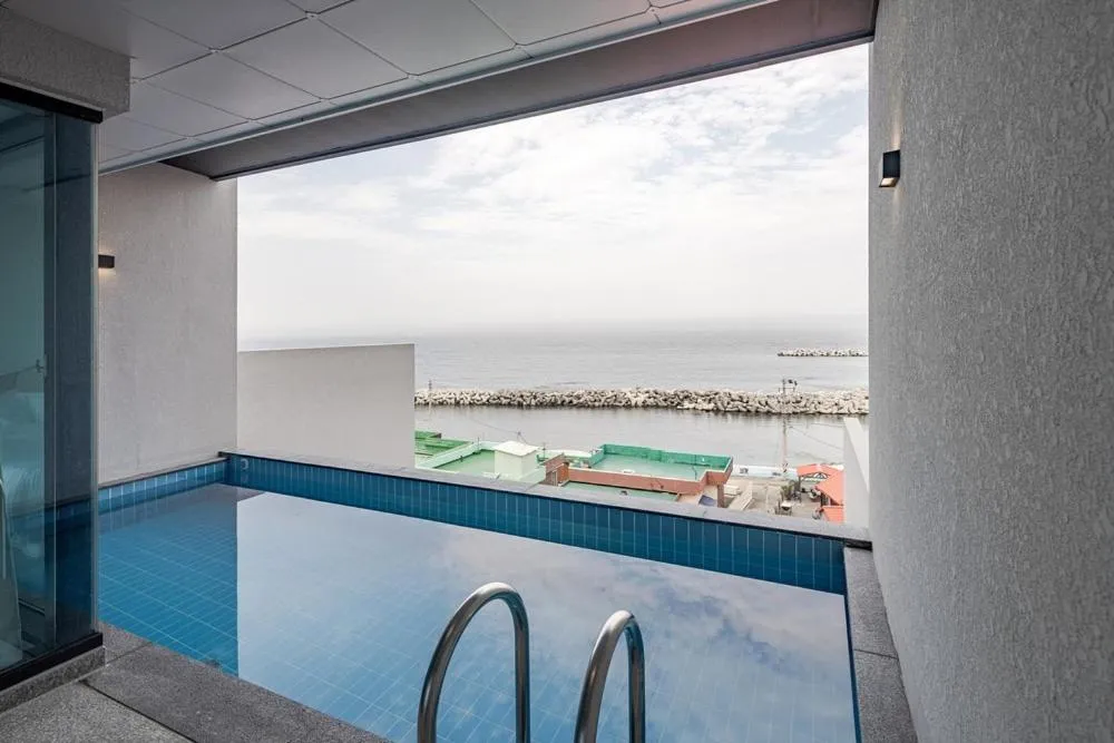 Pohang Madame Annette Pool Villa dogs allowed