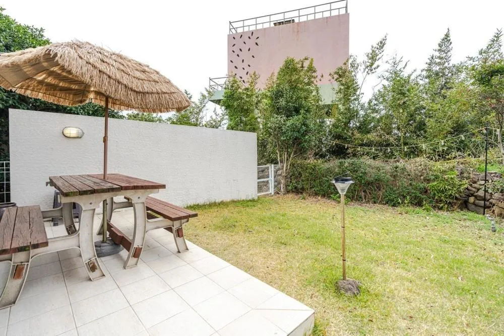 Jeju Aewolae Hyuyang Pension