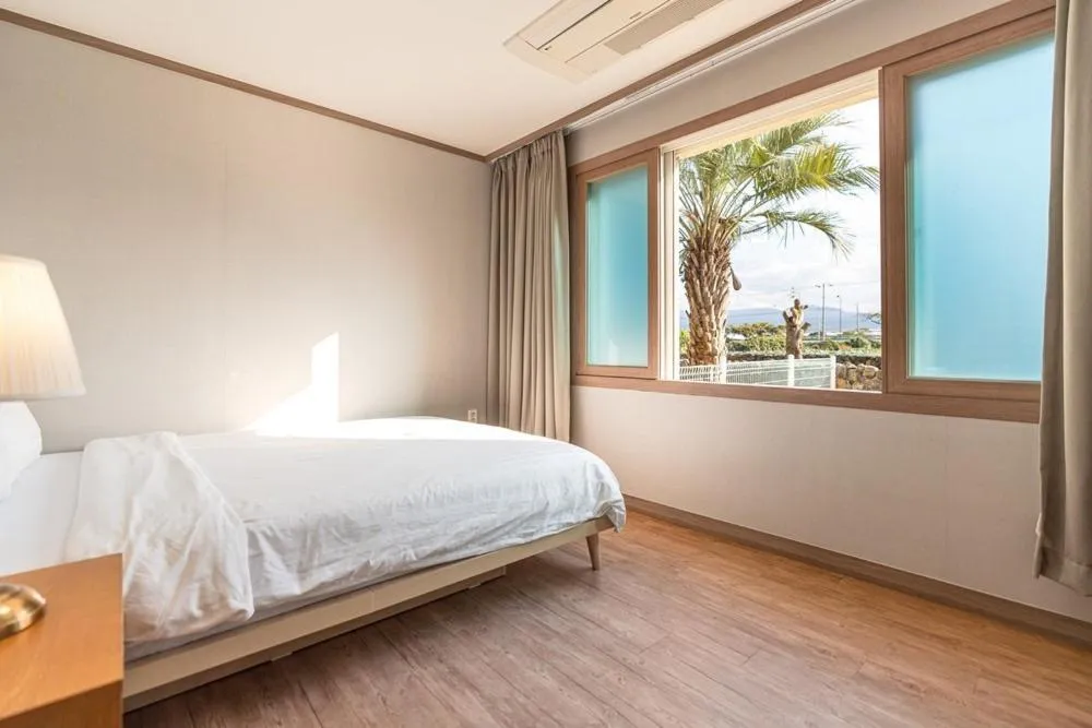 Bed in Jeju Aewolae Hyuyang Pension