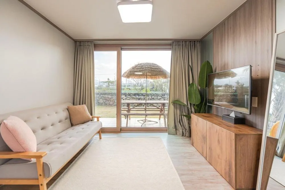 Jeju Aewolae Hyuyang Pension