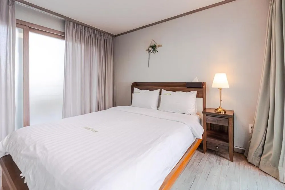 Bed in Jeju Aewolae Hyuyang Pension