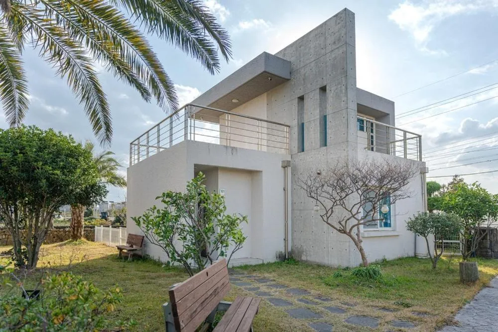 Jeju Aewolae Hyuyang Pension