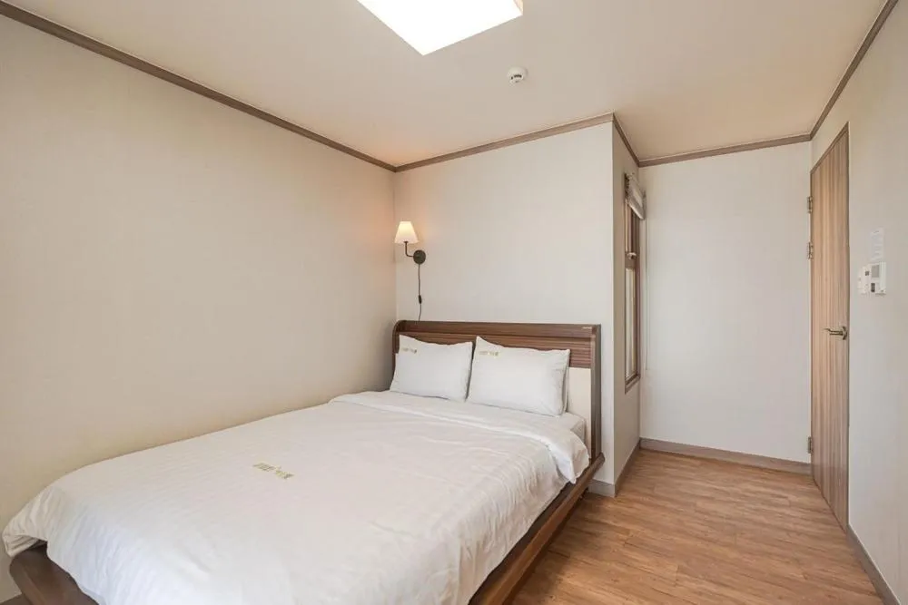 Bed in Jeju Aewolae Hyuyang Pension