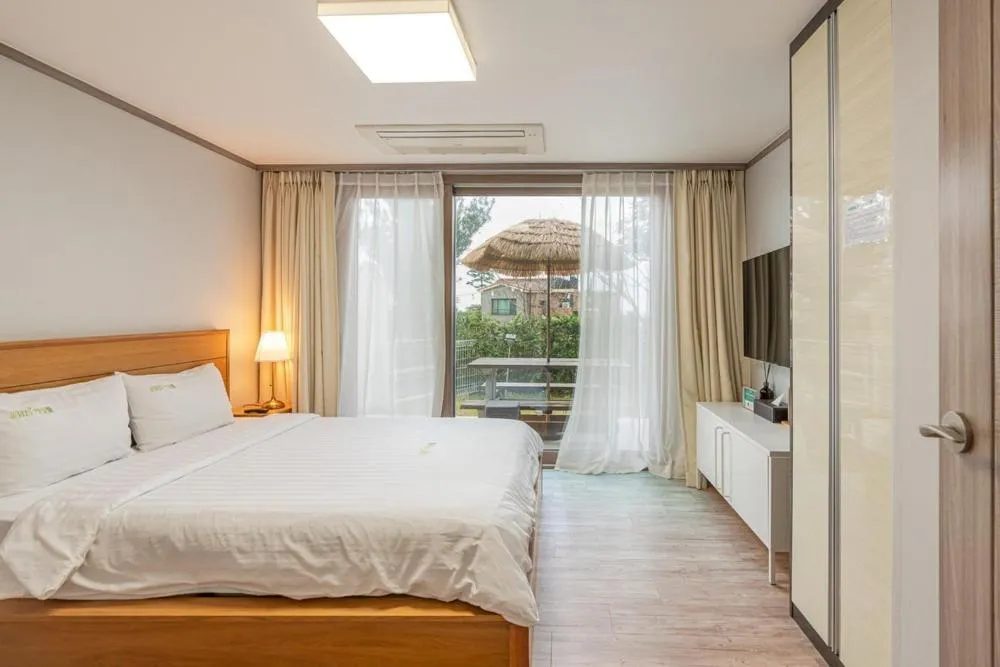 Bed in Jeju Aewolae Hyuyang Pension