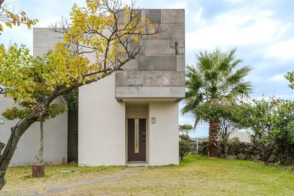 Jeju Aewolae Hyuyang Pension