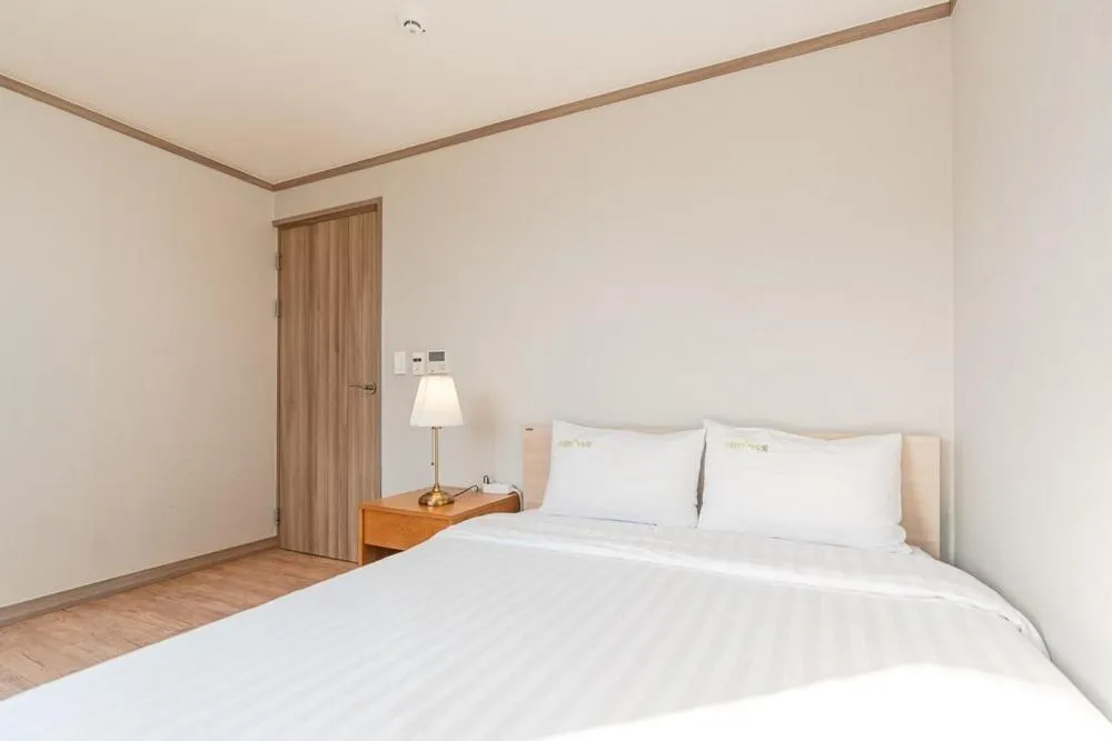 Bed in Jeju Aewolae Hyuyang Pension