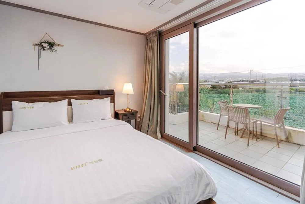 Bed in Jeju Aewolae Hyuyang Pension