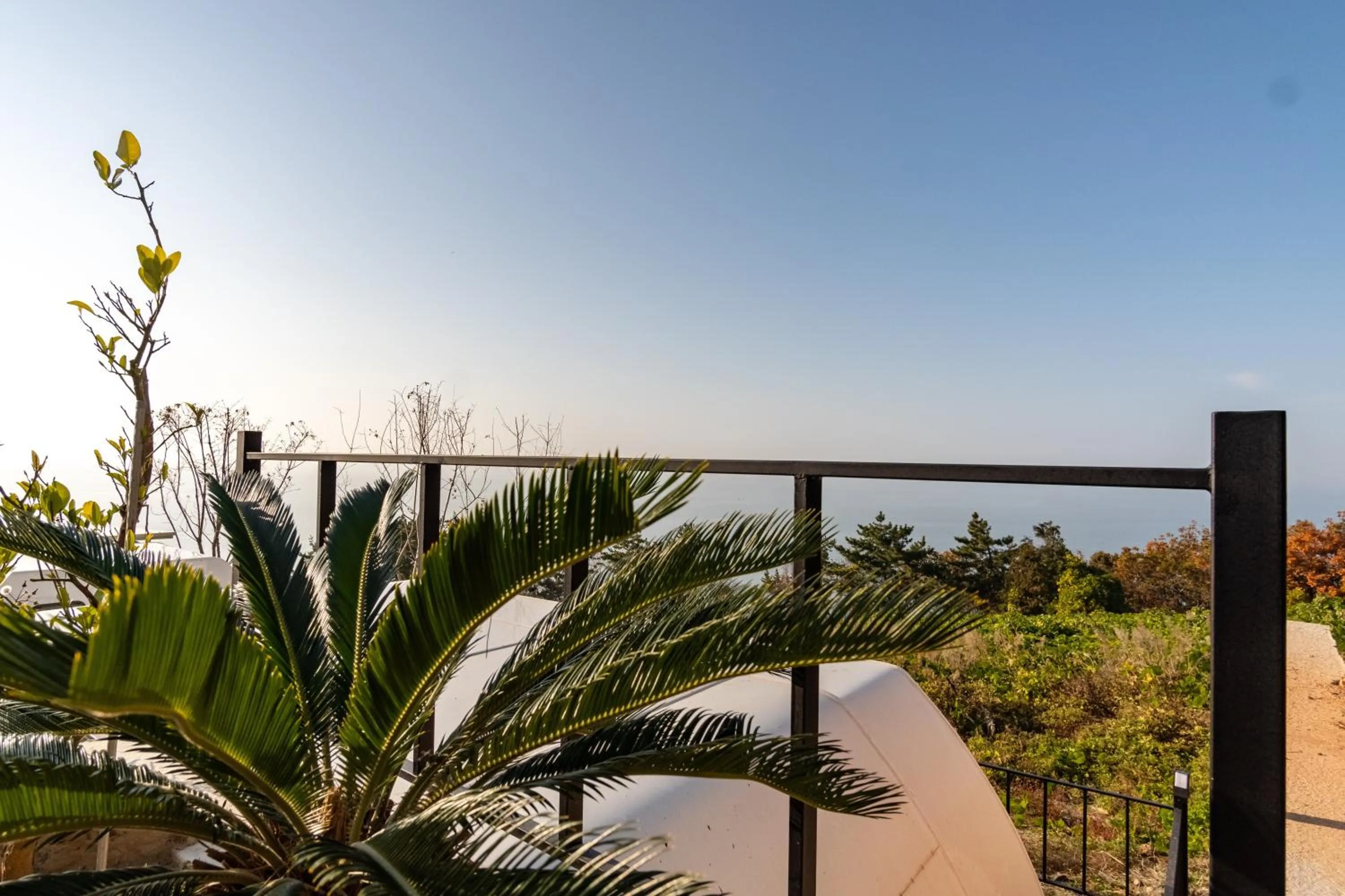 Road96 Caravan and Poolvilla