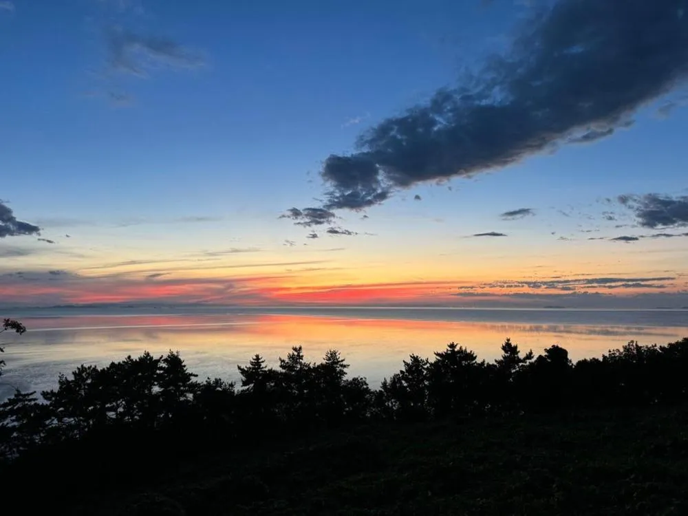 Road96 Caravan and Poolvilla