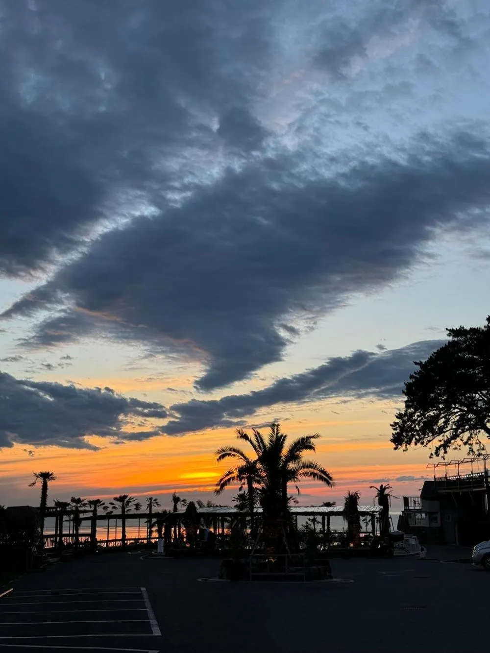 Road96 Caravan and Poolvilla