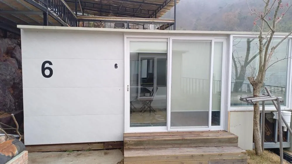 Road96 Caravan and Poolvilla