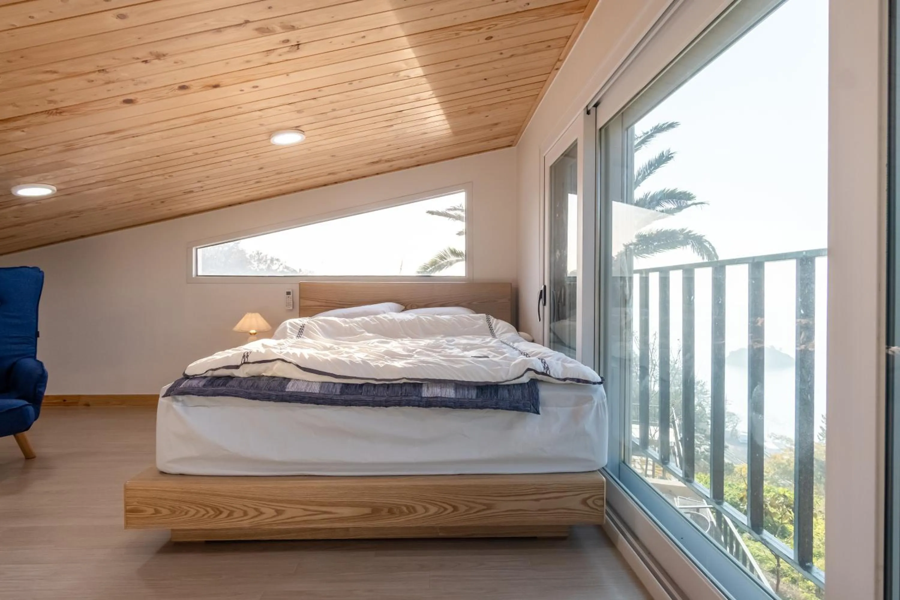 Bed in Road96 Caravan and Poolvilla