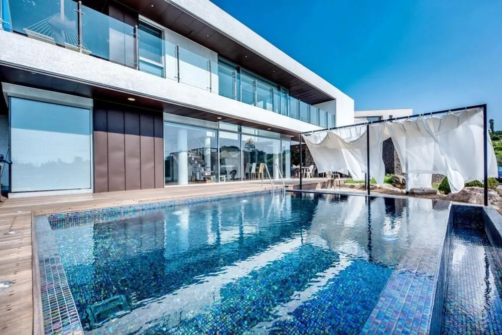 Jeju Mia Private Pool Villa large outdoor warm pool