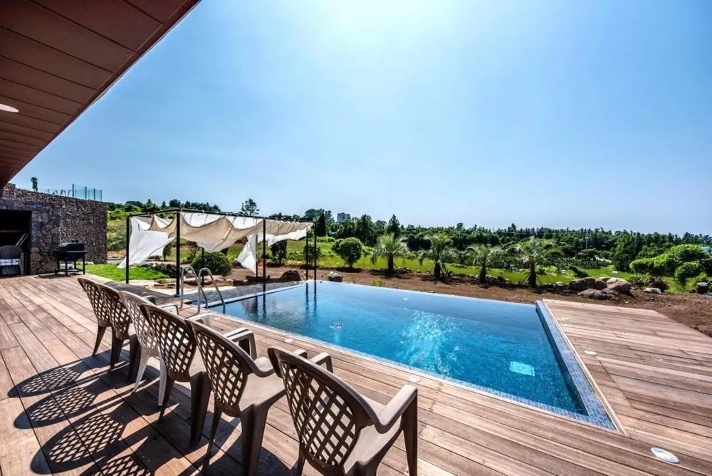 Jeju Mia Private Pool Villa large outdoor warm pool