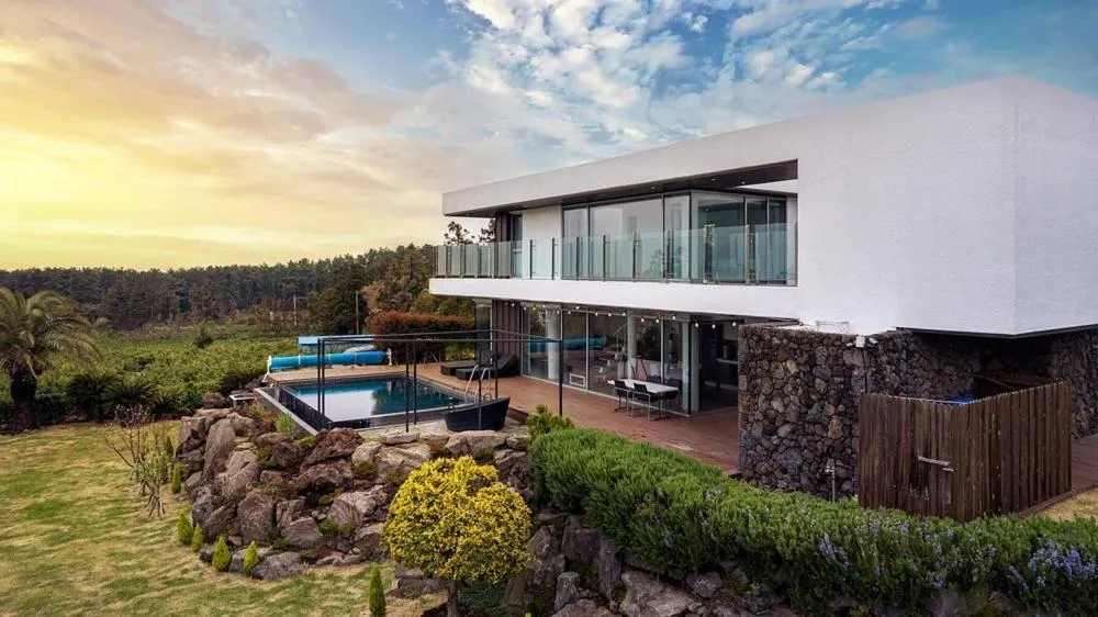 Jeju Mia Private Pool Villa large outdoor warm pool