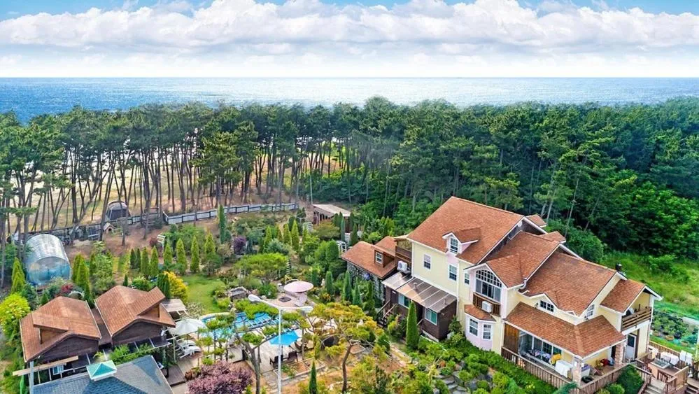 Irang Kids Pool Villa