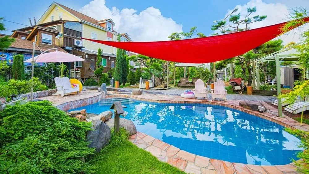 Irang Kids Pool Villa