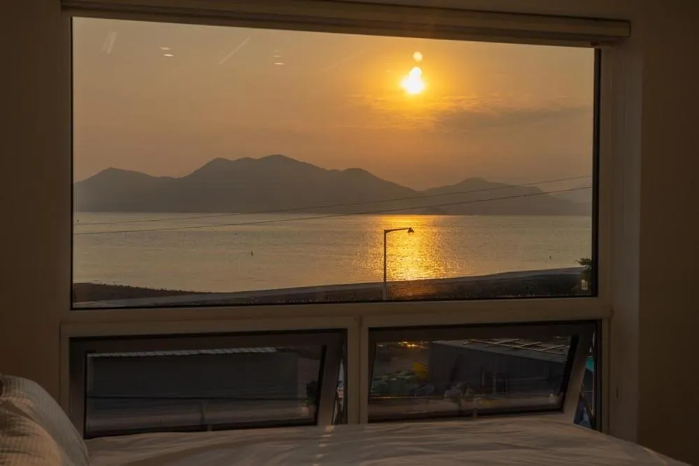 Namhae Boolgeun Noeul Pool Villa