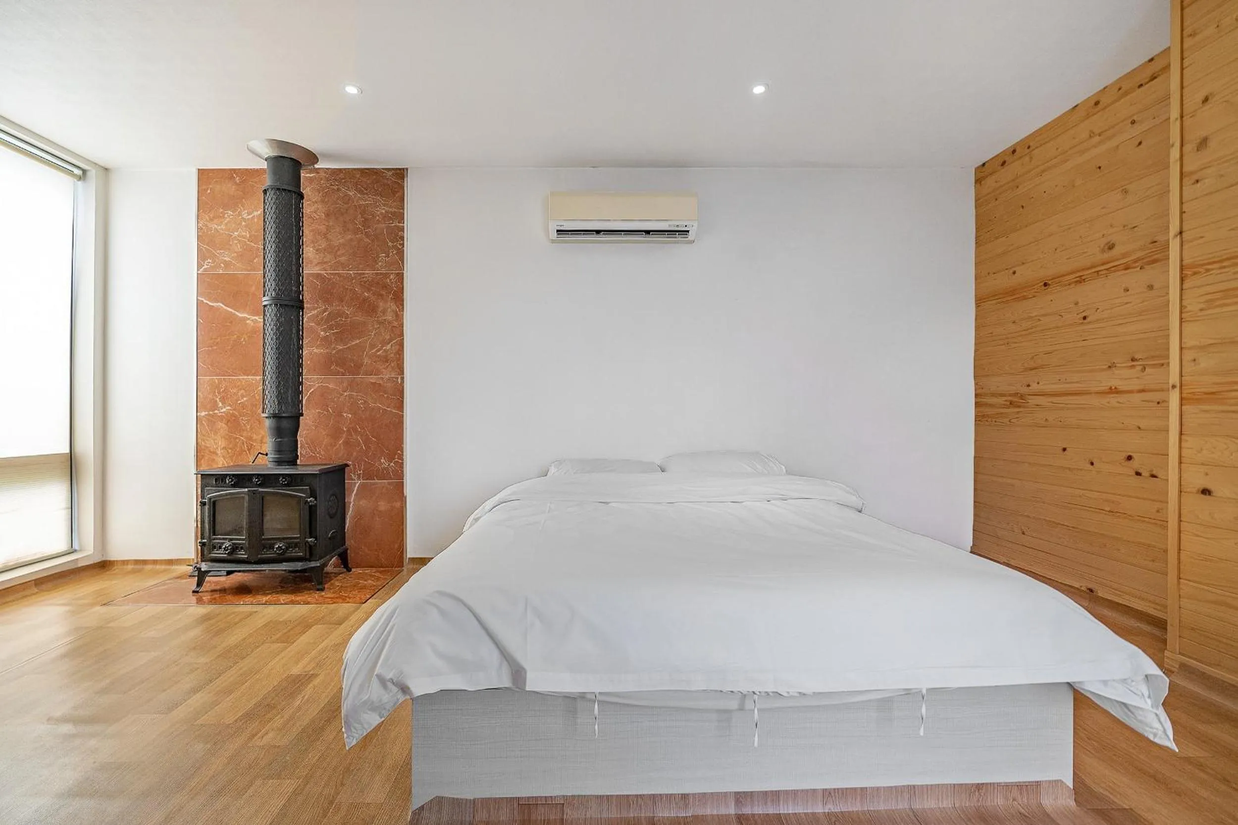 Bed in Kyeongju JS Pet Poolvilla