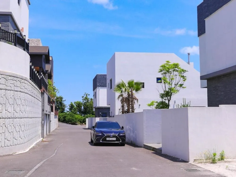 Jeju Sky Castle Pool Villa