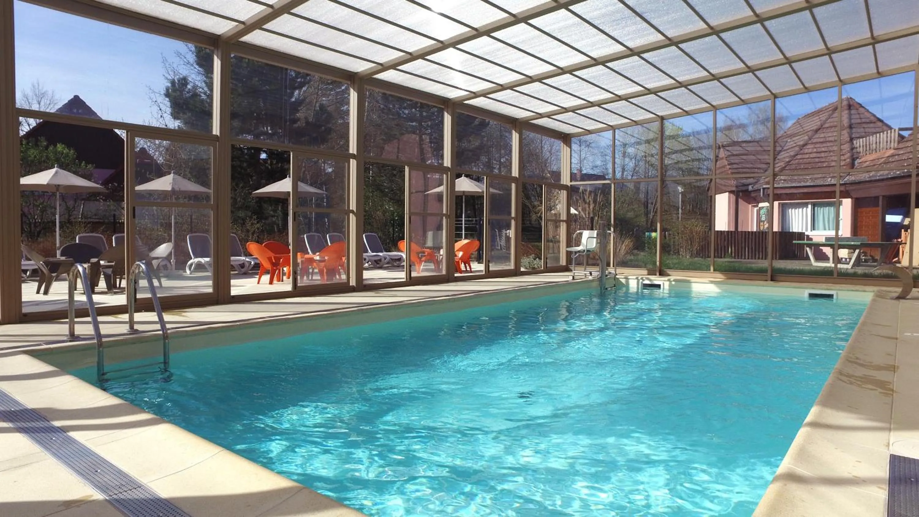 Swimming pool in VVF Plaine d'Alsace Obernai Strasbourg