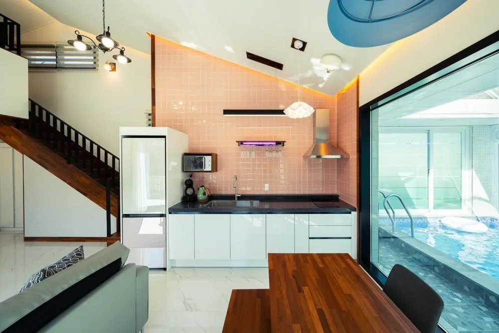 Gyeongju Yeonjeong Pool Villa