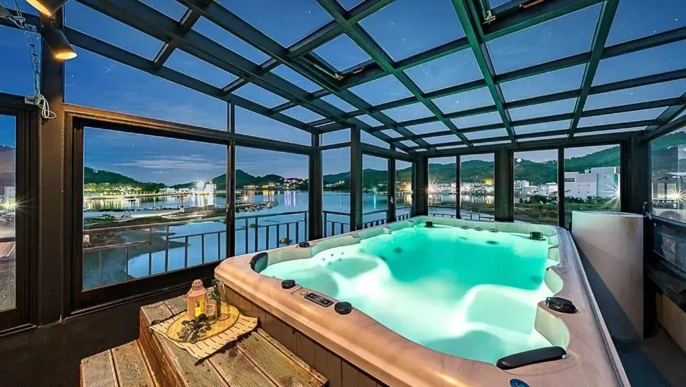 Geojedo Modern 239 Pension Spa, Netflix, Munhwanuri Geojedo Modern 239 Pension Spa, Netflix, Munhwanuri