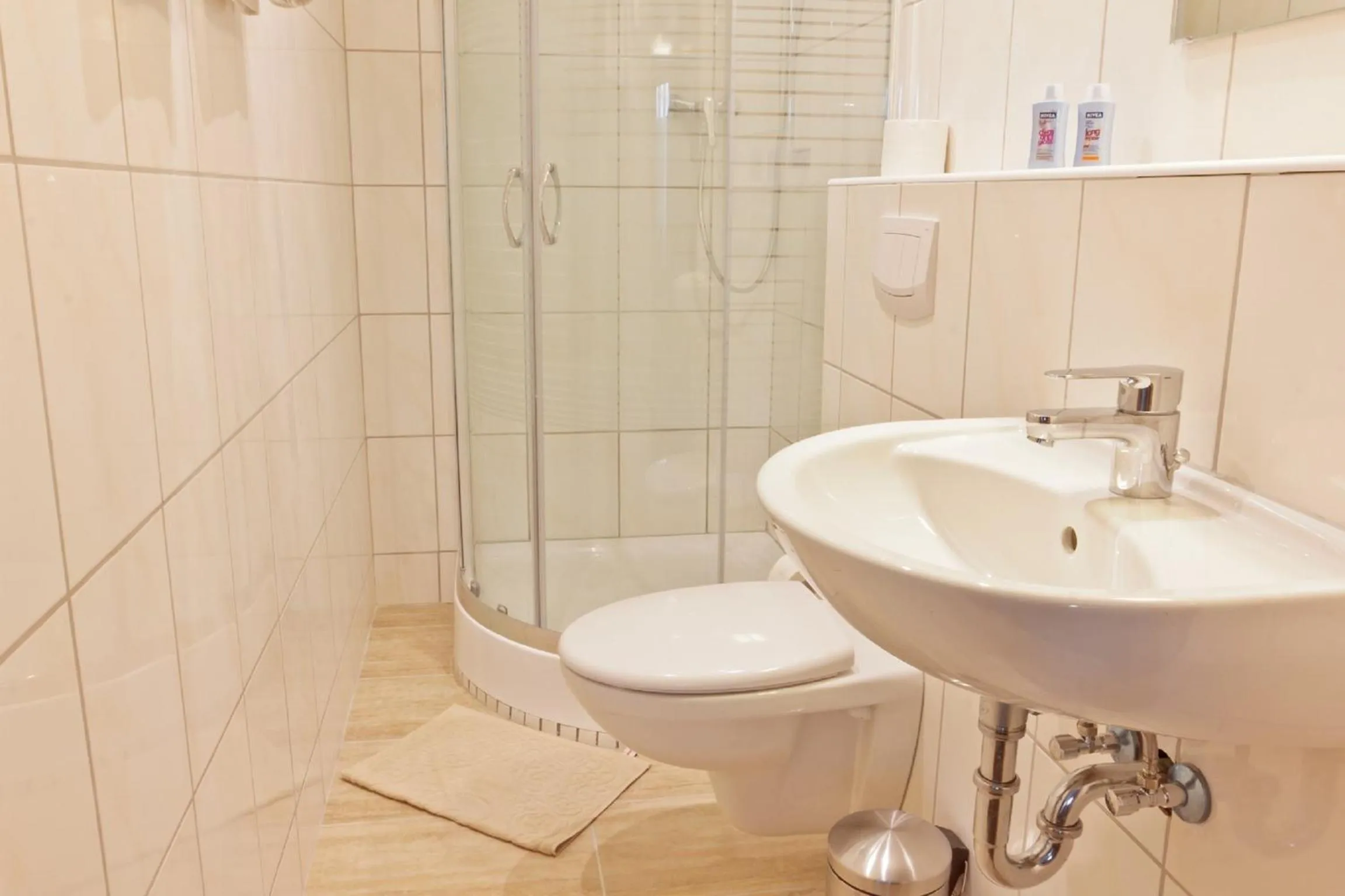 Bathroom in Hotel Ganita Weil am Rhein