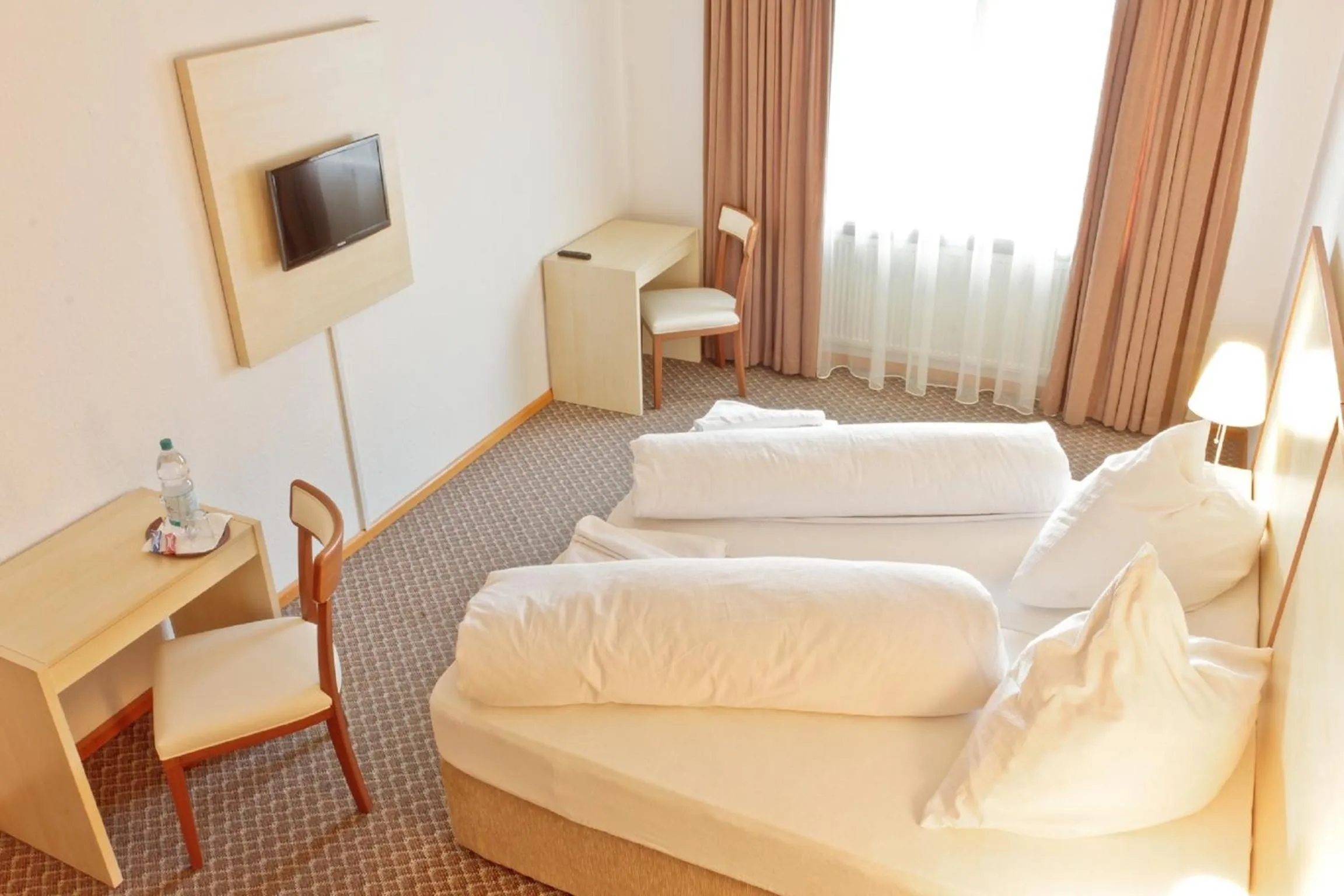 Day, Bed in Hotel Ganita Weil am Rhein